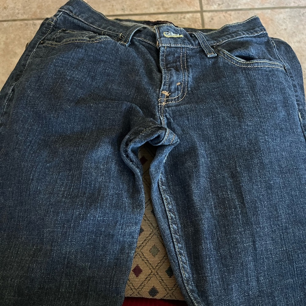Levies size 5M